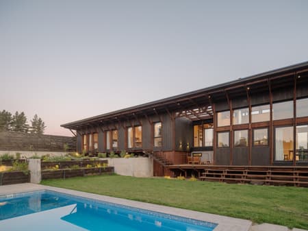 Los Pinos House